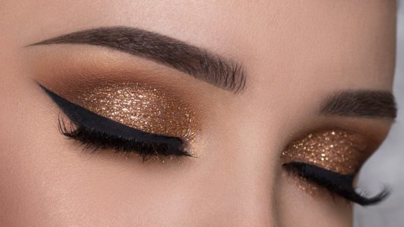 Eye Makeup Tips in Hindi Aankho ko sundar banane ke liye makeup