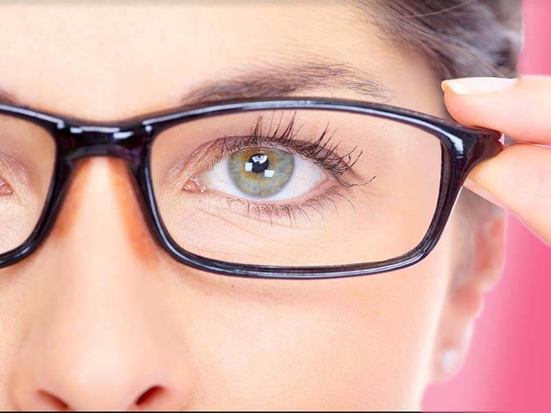 आँखों की रौशनी बढ़ाने और चश्मा हटाने के घरेलू उपाय एवं एक्सरसाइज